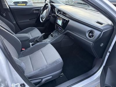 Grijs Gebruikt 2018 Toyota Auris Hatchback | € 17.900 (Eerlijke prijs)