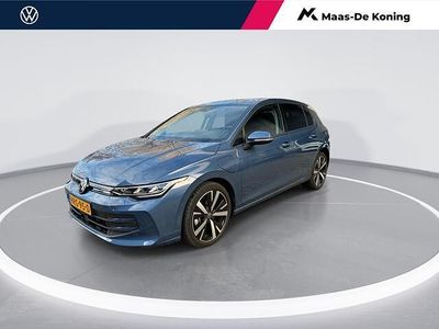 Blauw (metallic) Occasion 2025 VW Golf VIII Edition Hatchback | € 32.880 (Goede deal)