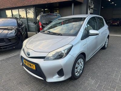 Occasion Toyota Yaris Hybrid 75 PK (55 kW) 2013 Grijs Hatchback