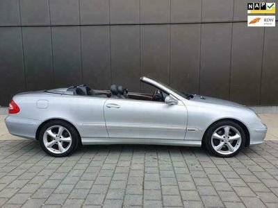 tweedehands Mercedes 200 CLK-KLASSE CabrioletK./CABRIOLET/AUTOMAAT/HOUT INLEG/LEER/NAVI/NAP