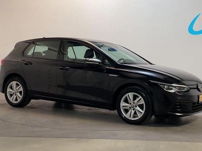 Zwart Occasion 2020 VW Golf VIII Business Hatchback | € 17.950 (Eerlijke prijs)