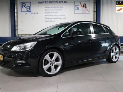 tweedehands Opel Astra 1.4 Turbo GT / Stoelverwarming / Sport ! ! !