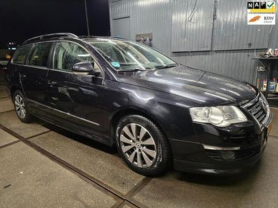Zwart Gebruikt 2010 VW Passat Stationwagen | € 3.999 (Eerlijke prijs)