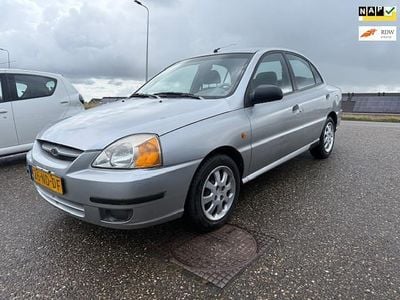 Occasion Kia Rio 82 PK (60 kW) 2003 Grijs Sedan