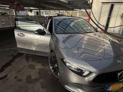 Grijs Gebruikt 2018 Mercedes A200 AMG Stationwagen | € 20.000 (Iets duurder)