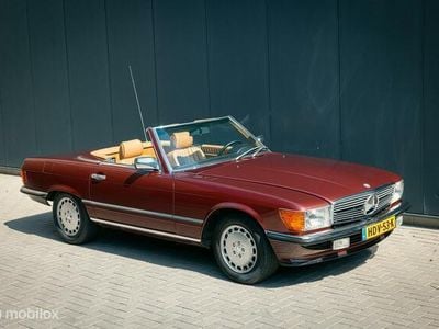 Rood Gebruikt 1987 Mercedes 560 | € 29.950