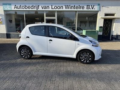 Wit Occasion 2014 Toyota Aygo Hatchback | € 5.450 (Eerlijke prijs)