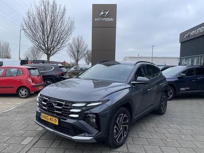 Ecotronic gray (grijs metallic) Occasion 2025 Hyundai Tucson Comfort SUV | € 37.995 (Goede deal)