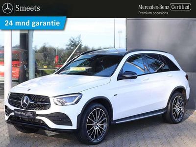 Wit Occasion 2020 Mercedes GLC300e AMG line SUV | € 39.888 (Eerlijke prijs)