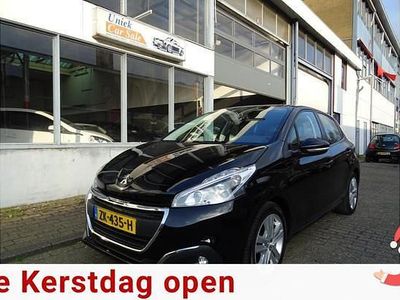 Zwart Occasion 2019 Peugeot 208 Signature Sky Hatchback | € 9.250 (Duur)