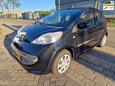 Zwart (metallic) Gebruikt 2008 Peugeot 107 Hatchback | € 1.499 (Goede deal)