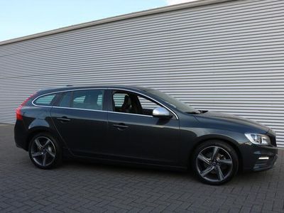 tweedehands Volvo V60 1.6 T3 R-Design Aut (104.793Km! Orig NL Auto! NAP!