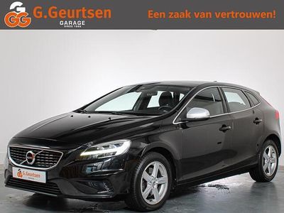 Zwart Gebruikt 2017 Volvo V40 R-Design Hatchback | € 13.999 (Iets duurder)