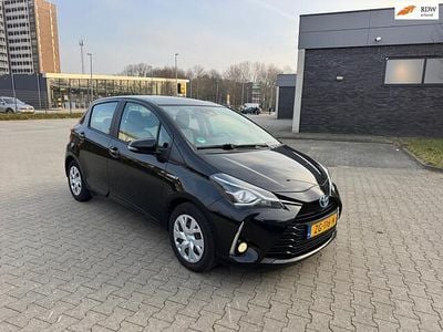 Occasion Toyota Yaris Design 73 PK (53 kW) 2018 Zwart Hatchback