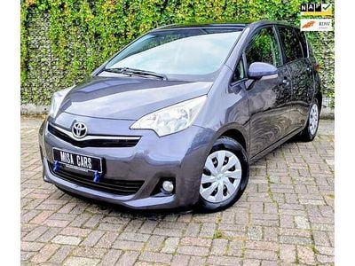 Grijs Occasion 2012 Toyota Verso-S MPV | € 9.699 (Eerlijke prijs)