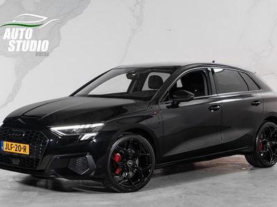 Zwart (metallic) Gebruikt 2022 Audi A3 Sportback e-tron S-Line Hatchback | € 26.895 (Goede deal)