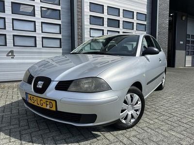 Grijs Gebruikt 2002 Seat Ibiza Stella Hatchback | € 1.399 (Eerlijke prijs)