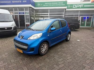 Blauw (metallic) Gebruikt 2009 Peugeot 107 Hatchback | € 3.650 (Eerlijke prijs)
