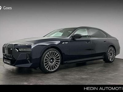 BMW M760e