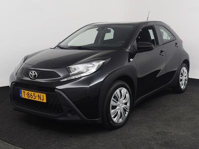Zwart Occasion 2023 Toyota Aygo X Play SUV | € 14.890 (Eerlijke prijs)