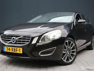 Zwart Occasion 2012 Volvo V60 Summum Stationwagen | € 7.900 (Eerlijke prijs)