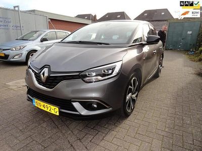 Grijs (metallic) Gebruikt 2017 Renault Scénic IV Bose Edition MPV | € 12.950 (Eerlijke prijs)