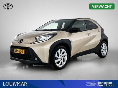 Bruin Occasion 2022 Toyota Aygo X Pulse SUV | € 17.450 (Goede deal)