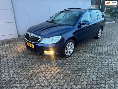 Blauw Occasion 2009 Skoda Octavia Elegance Stationwagen | € 3.949 (Eerlijke prijs)