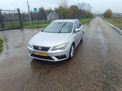Grijs Occasion 2017 Seat Leon ST Business Stationwagen | € 14.900 (Duur)