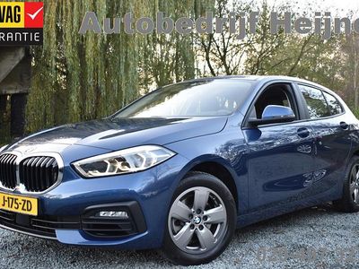 Blauw (metallic) Gebruikt 2020 BMW 118 Executive Hatchback | € 23.745 (Goede deal)