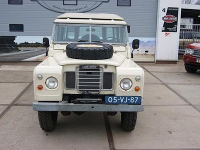 Land Rover 3