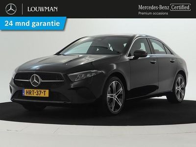 Donker kosmoszwart metaalkleur metallic Occasion 2024 Mercedes 250 Sedan | € 34.950 (Super prijs)