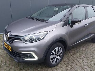 Grijs Gebruikt 2017 Renault Captur Zen SUV | € 10.950 (Eerlijke prijs)