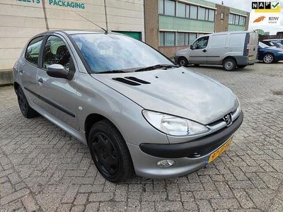 Occasion Peugeot 206 109 PK (80 kW) 2002 Grijs (metallic) Hatchback
