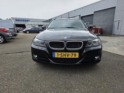 Zwart Gebruikt 2010 BMW 318 Executive Stationwagen | € 3.499 (Eerlijke prijs)