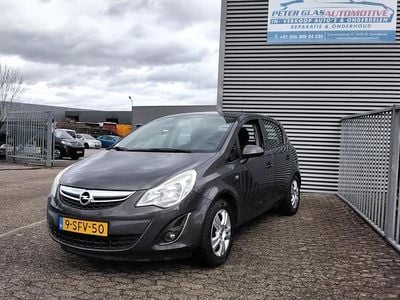 Grijs (parellak) Occasion 2013 Opel Corsa Hatchback | € 3.944 (Eerlijke prijs)