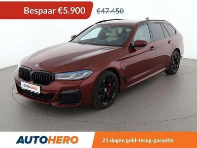 Rood Gebruikt 2023 BMW 530e M Sport Stationwagen | € 41.749 (Super prijs)