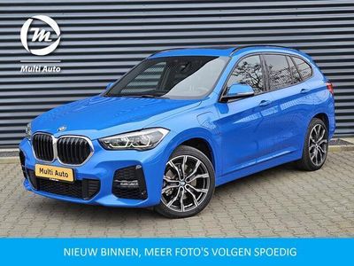 tweedehands BMW X1 xDrive25e M Sport Plug In Hybrid PHEV | Panodak | Trekhaak Afn. | Adaptive Cruise | Harman Kardon | 19"L.M | Head Up | Camera | Stuurverwarming | Apple Carplay |