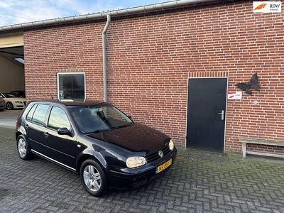 Zwart (metallic) Occasion 2002 VW Golf IV Hatchback | € 1.150 (Goede deal)