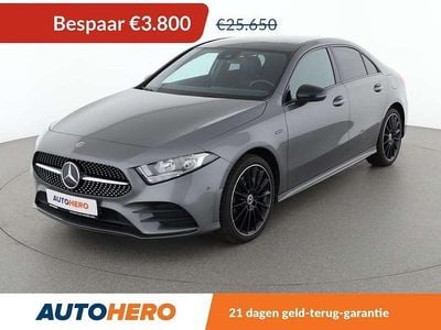 Grijs, metallic lak Gebruikt 2020 Mercedes A250 AMG line Hatchback | € 22.049 (Super prijs)
