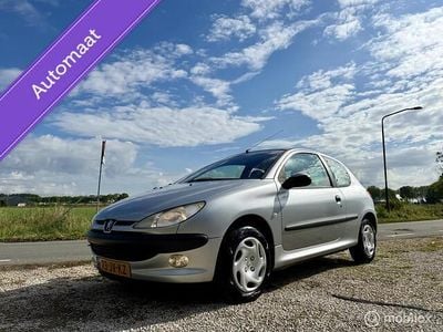 Grijs Gebruikt 2002 Peugeot 206 Hatchback | € 2.995 (Iets duurder)