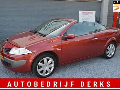 Rood Gebruikt 2006 Renault Mégane Cabriolet Cabriolet | € 3.750 (Iets duurder)