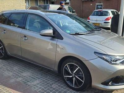 Toyota Auris Hybrid