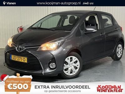 Grijs Gebruikt 2015 Toyota Yaris Hatchback | € 10.950 (Eerlijke prijs)