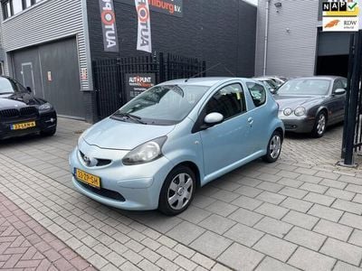 Occasion Toyota Aygo 68 PK (50 kW) 2006 Blauw Hatchback