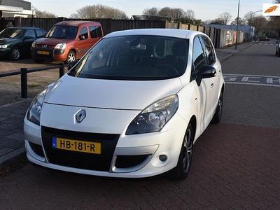Wit Gebruikt 2011 Renault Scénic III Bose Edition MPV | € 4.350 (Eerlijke prijs)