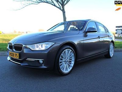 Bruin Gebruikt 2013 BMW 316 Executive Sedan | € 11.975 (Eerlijke prijs)