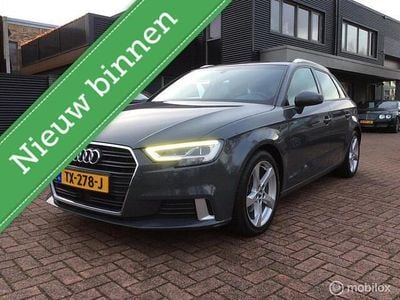 Grijs (metallic) Occasion 2018 Audi A3 Sportback Sport Hatchback | € 15.900 (Eerlijke prijs)