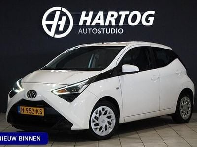 Wit Gebruikt 2021 Toyota Aygo X-play Hatchback | € 14.850 (Eerlijke prijs)