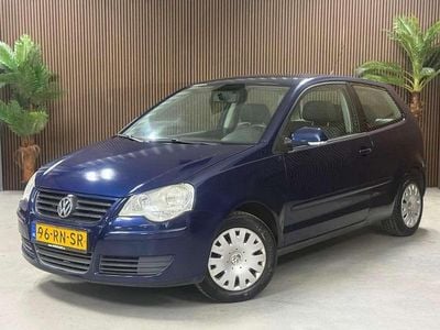 Blauw Gebruikt 2005 VW Polo Hatchback | € 2.250 (Goede deal)